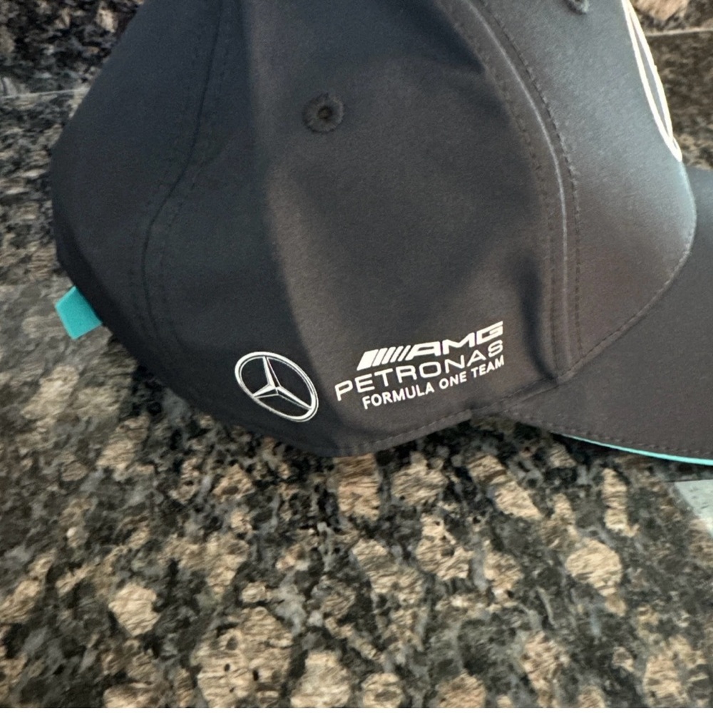 Mercedes AMG Petronas Formula 1 hat - Picture 2 of 7